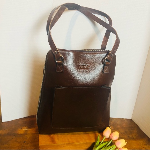 Leather Backpack in brown - Picture 5 of 10